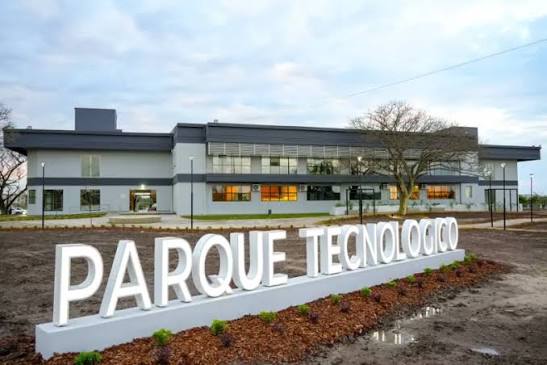 Inauguraron el Parque Tecnológico Universitario de la UNNE con 20 oficinas para empresas tech
