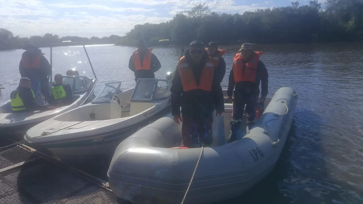 Fuerzas de Corrientes y Chaco trabajan en la búsqueda del hombre arrastrado por el Paraná