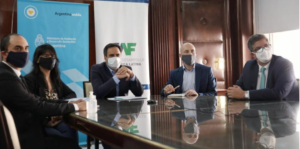 Argentina y Uruguay firman acuerdo para controlar la contaminación del río Uruguay en Corrientes
